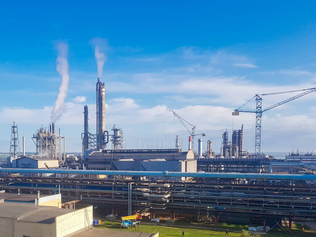 全球7大頂尖石油工程公司！中國(guó)2家 美、英、韓各占1家！